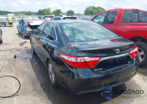 2015 Toyota Camry Se z USA, uszkodzony, nr VIN 4T1BF1FK9FU495382